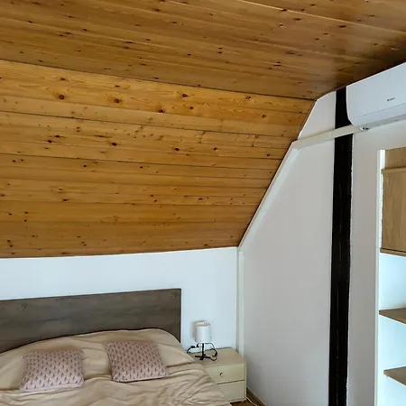 Feher Haz * זמראדי